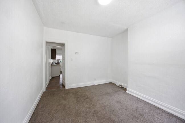 Photo - 234 Pattison St Unit 234