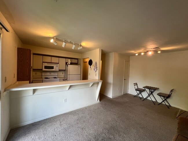 Blacksburg, 3 BR / 2 bath BA, Available in... - Blacksburg, 3 BR / 2 bath BA, Available in... Condo