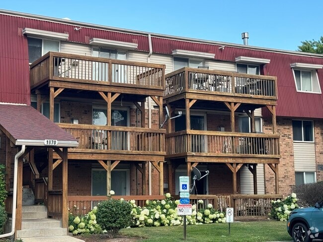 Building Photo - 1870 Tall Oaks Dr Unit 2105 Rental