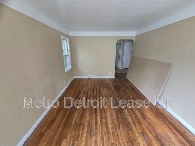 Photo - 11035 Worden St