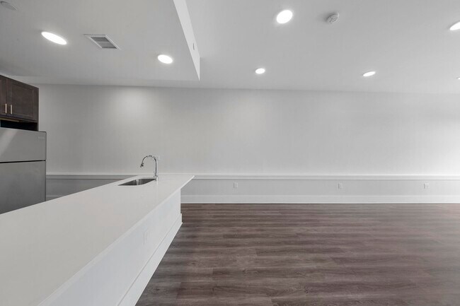 660 Grand St Unidad 401