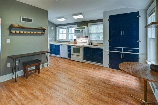 Photo - 5026 Lake Mendota Dr