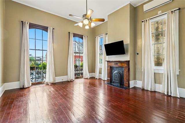 Photo - 821 Dauphine St