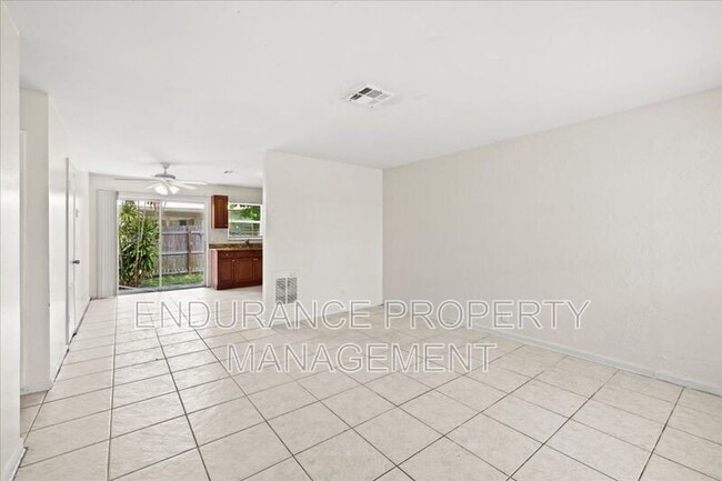 Photo - 143 W 28th St