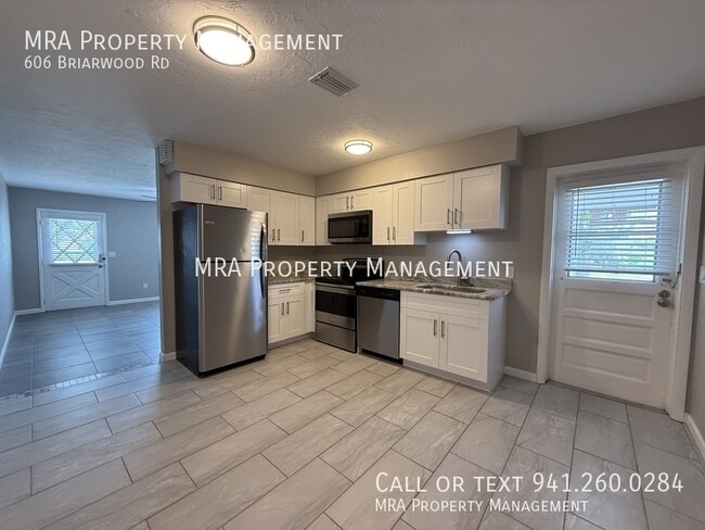 Photo - 606 Briarwood Rd