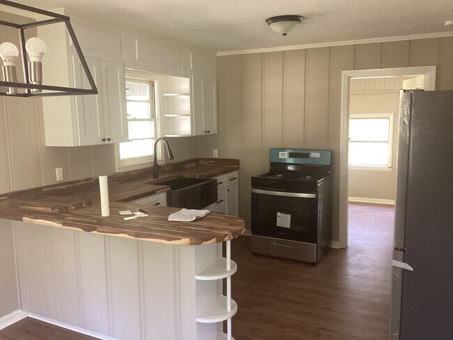 Photo - Newly Remodeled 3-bedroom 1 bath in North Gadsden