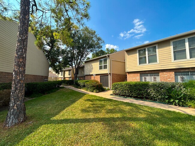 Building Photo - 5005 Georgi Ln Unit 24 Rental