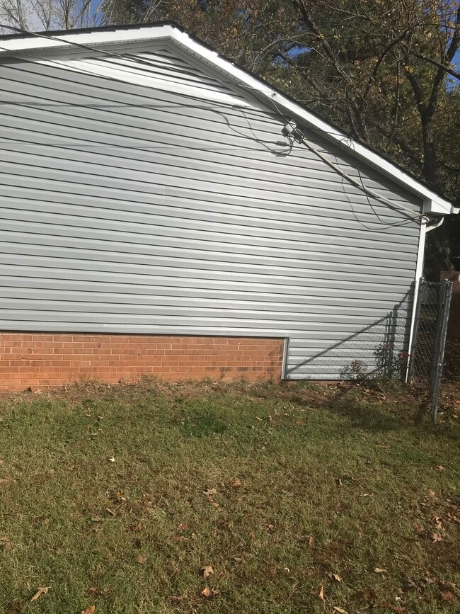 Photo - 4827 Thornbrook Ln