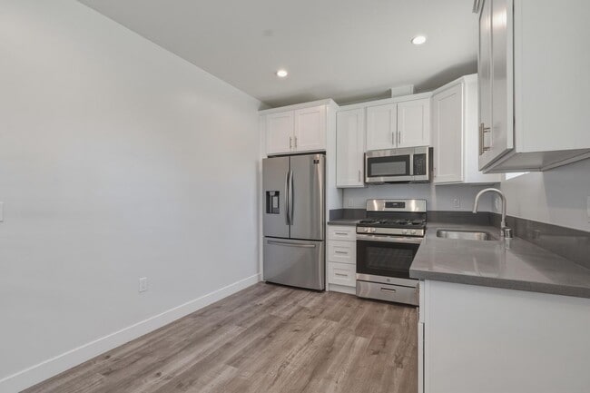 Building Photo - 19833 Blythe