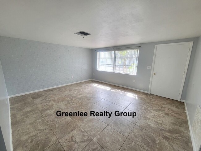 Photo - Spacious 2 Bed/ 1 Bath Triplex Apt. Trash and Lawn Included!