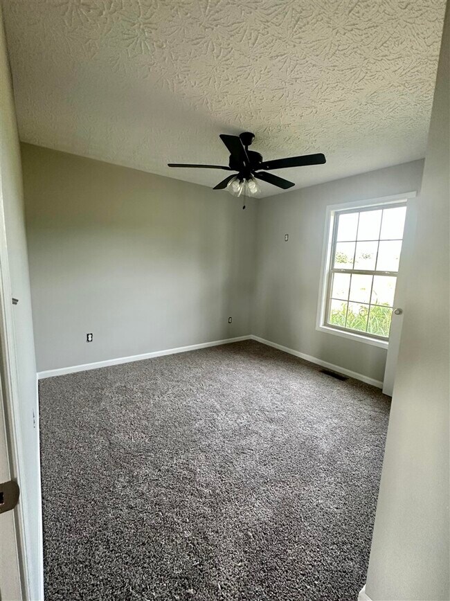 Photo - 394 Halifax-Settle Rd