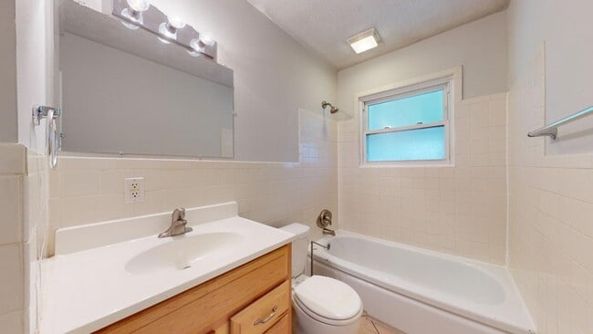 Photo - 3 BEDROOMS, 1 FULL BATHROOM + 2 CAR Carport Beautiful Single Family house available to show NOW f...