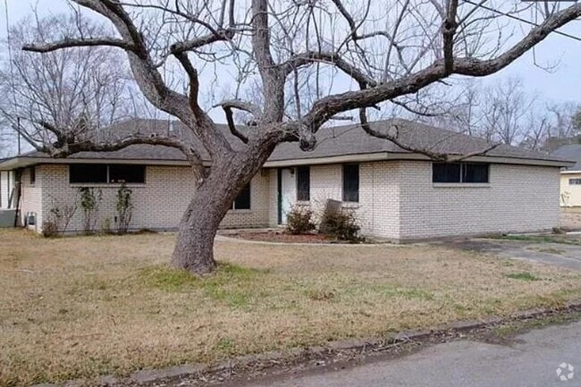Building Photo - 1725 Drost St Rental