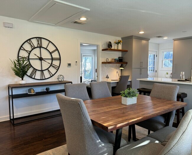 Photo - 8714 San Benito Way