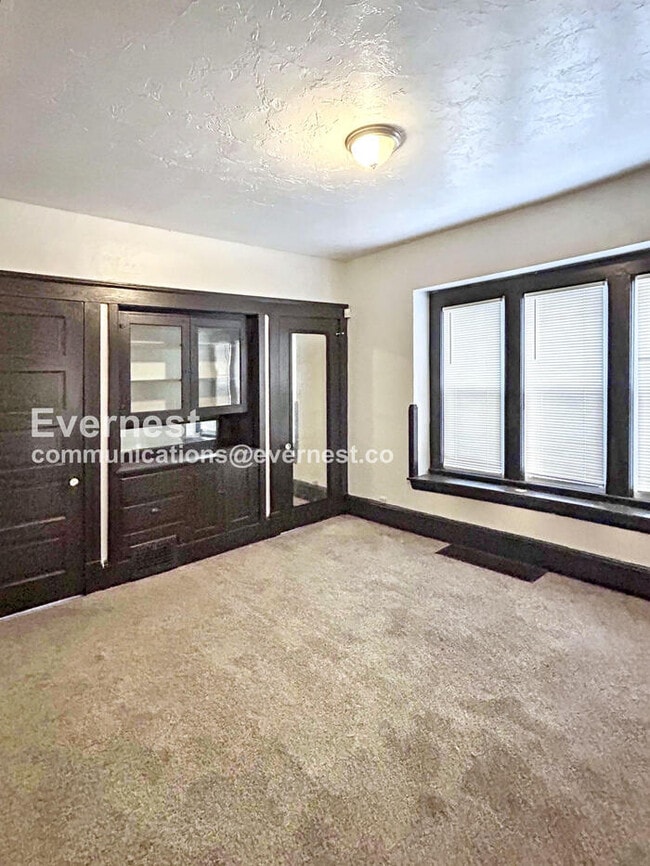 Photo - 10911 Hathaway Ave