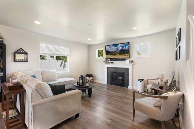 Photo - Spacious Two-Story Retreat in South Boise