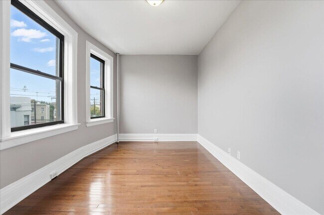 Photo - 134 Clifton Pl Unit 5