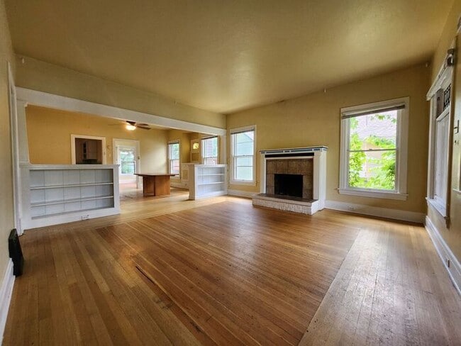 Photo - Victorian Home Downtown – Available NOW, 6...