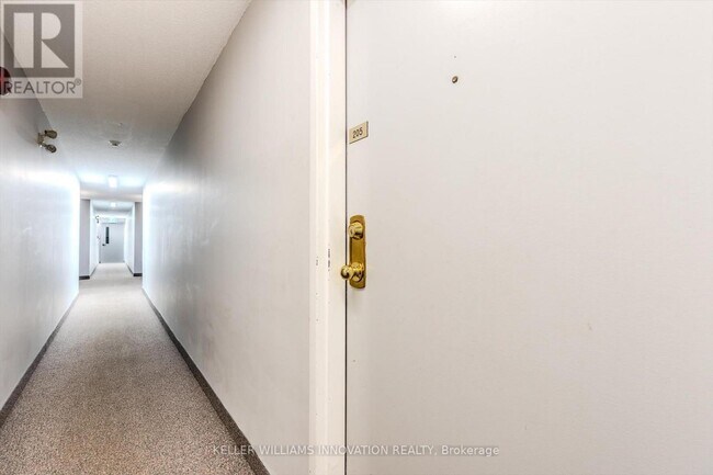 Photo - 30 Bridge St W Unité 205