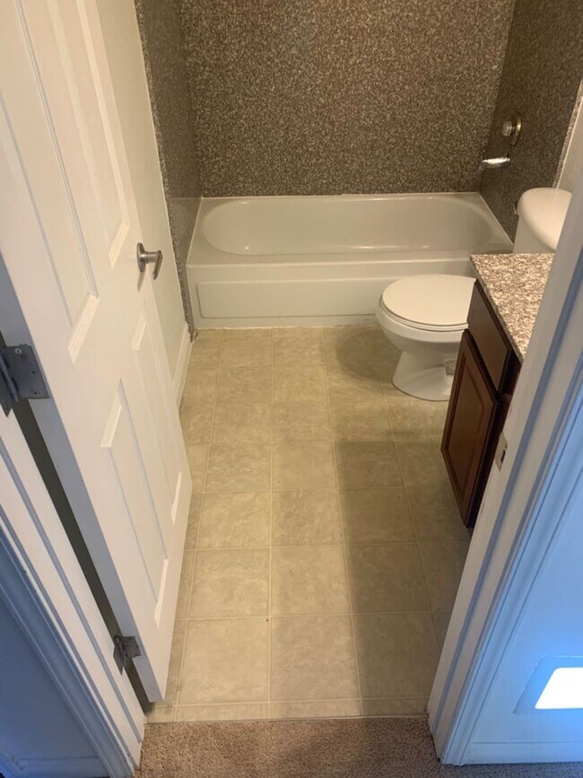 Photo - 2 bed 1 bath condo for rent -$1300