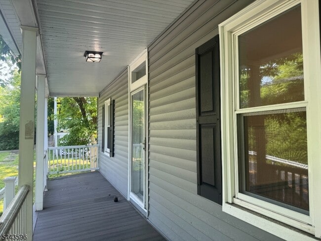 Photo - 41 W Main St