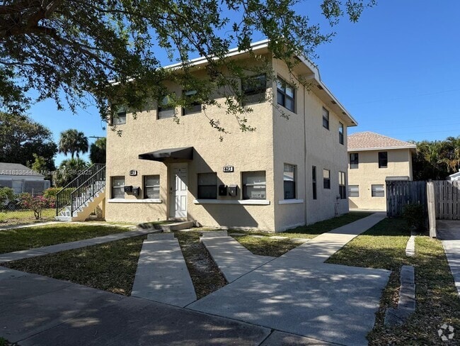 Building Photo - 423 53rd St Unit D Rental