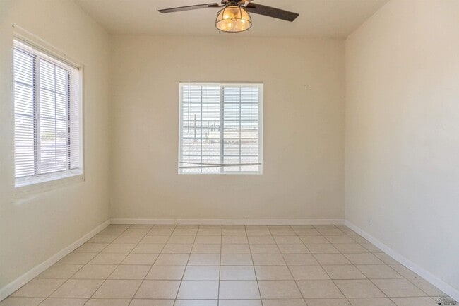 Photo - 251 W 9th St