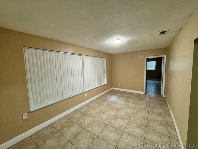 Photo - 2091 Oleander Dr