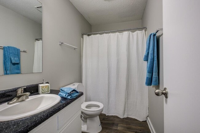 Waters Edge Apartment Homes (NC)