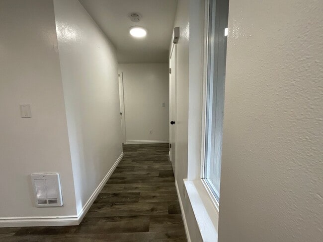 Photo - Beautiful 3 Bedroom 2 Bath Home at Lawrence Lake!