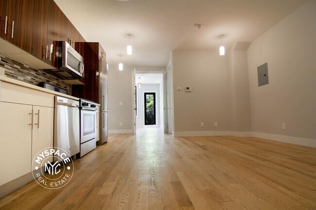 Photo - 1044 Putnam Ave Apartment Unit 2