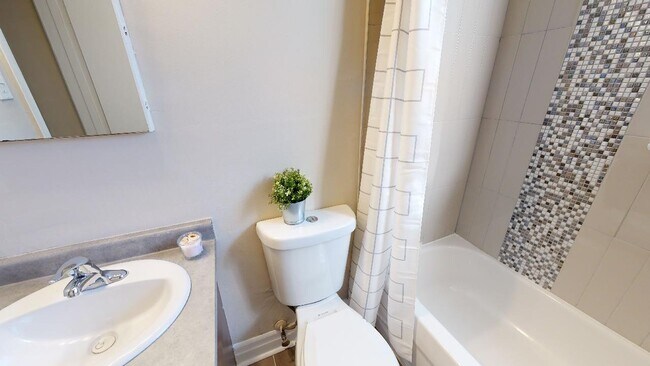 Photo - 1276 Dorchester