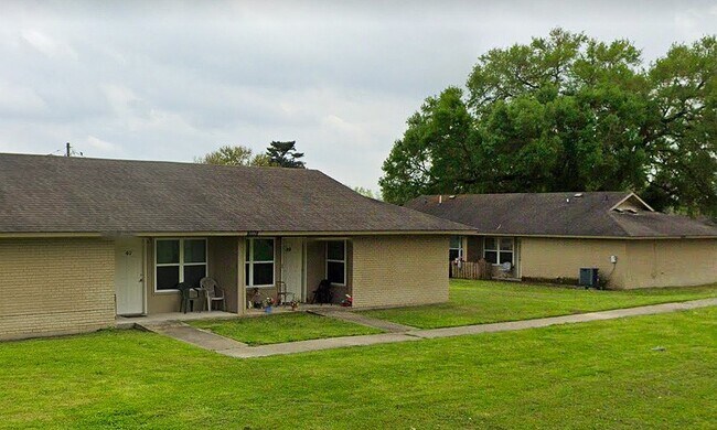 Photo - 5952 Street B St Apartamento