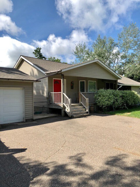 Photo - 3 Bedrooms, 2.5 Bathrooms Single Family Home in Crosby, MN w/2.5 car insulated garage