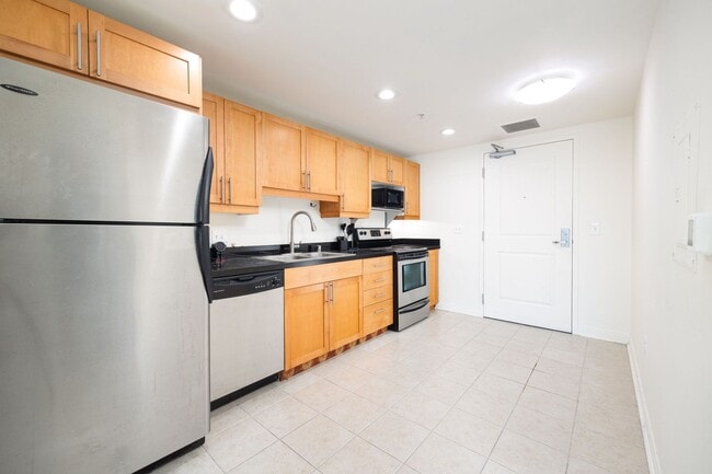 Building Photo - Modern Studio in Park Terrace | Water Incl... Rental