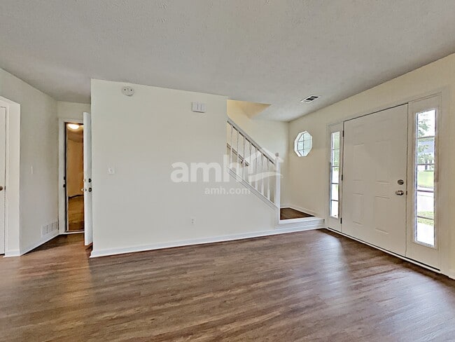 Photo - 2925 Hampton Valley Dr SE