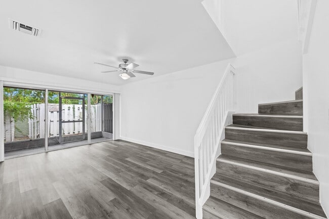 Photo - 822 Crystal Lake Dr