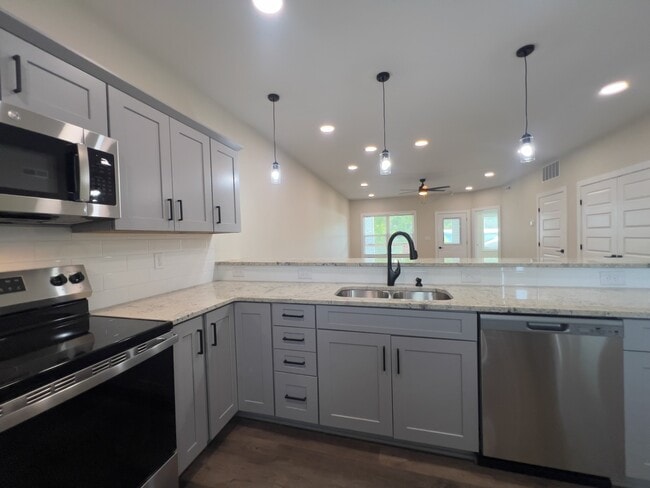 Photo - 143 Carver St