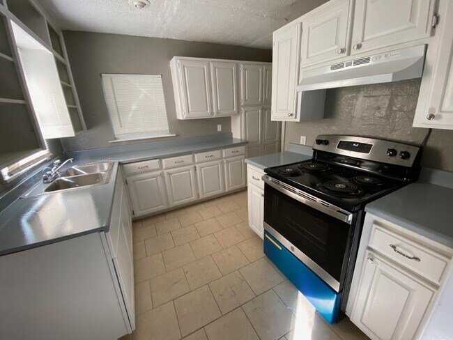 Photo - 210 W Jacobs Dr