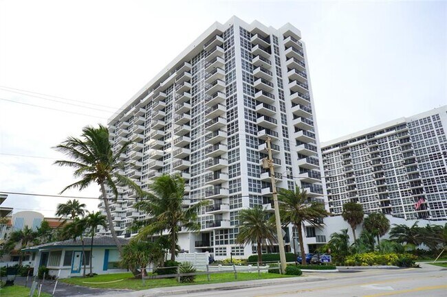 Building Photo - 525 N Ocean Blvd Unit 1025 Rental