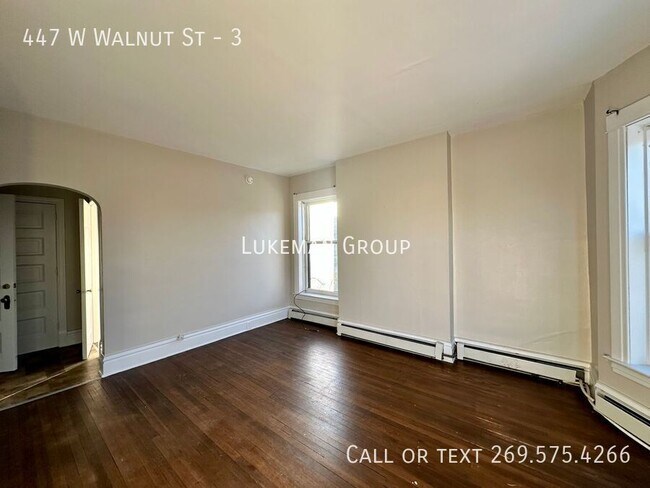Photo - 447 W Walnut St Unit 3