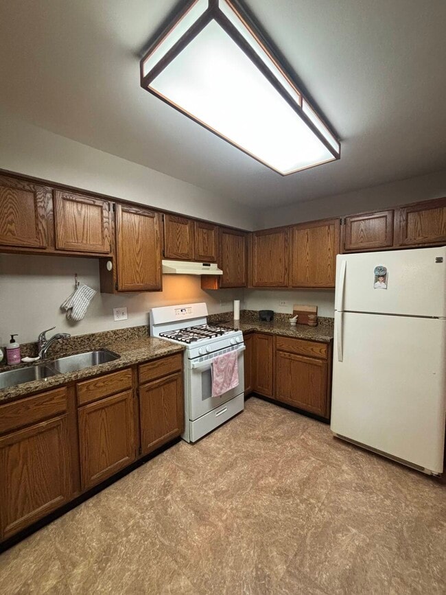 Photo - 781 N Shady Oaks Dr