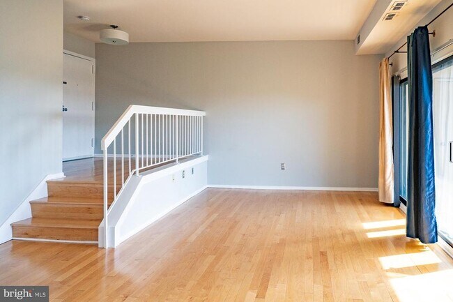 Photo - 104 Roberts Ln Unit 401