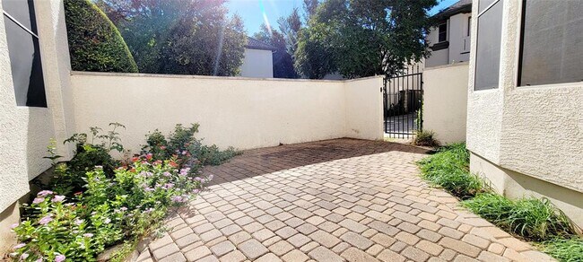 Photo - 3907 Gaines Ct