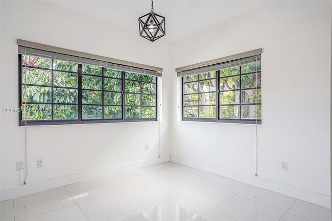 1901 S Le Jeune Rd Unit 2