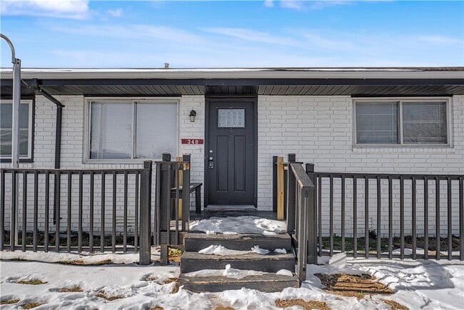 Building Photo - 348 N 14th St