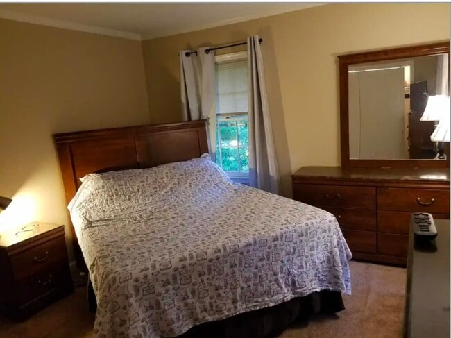 Photo - 396 Plantation Rd SW