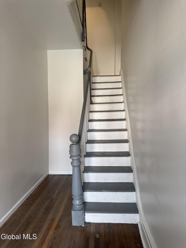 Photo - 346 Madison Ave Unidad 3