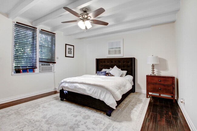 Photo - The Savoy Plaza