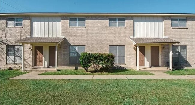 Photo - 127 Regency Ave